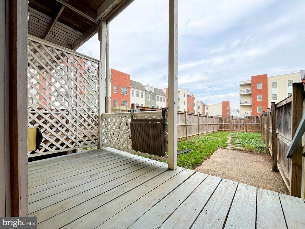 443 W South St