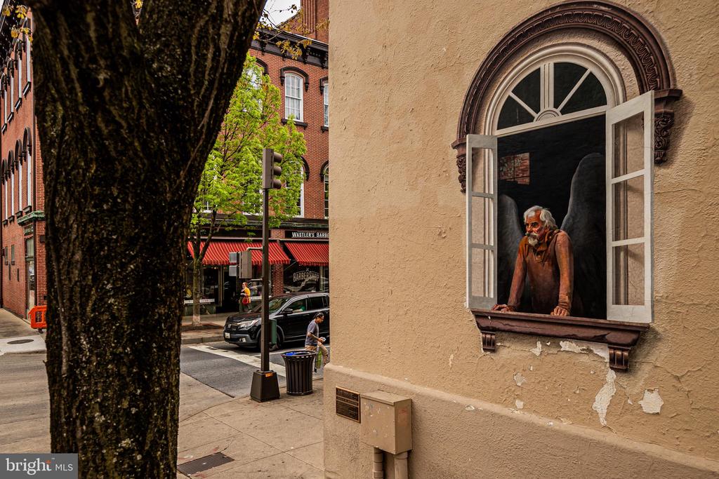 443 W South St