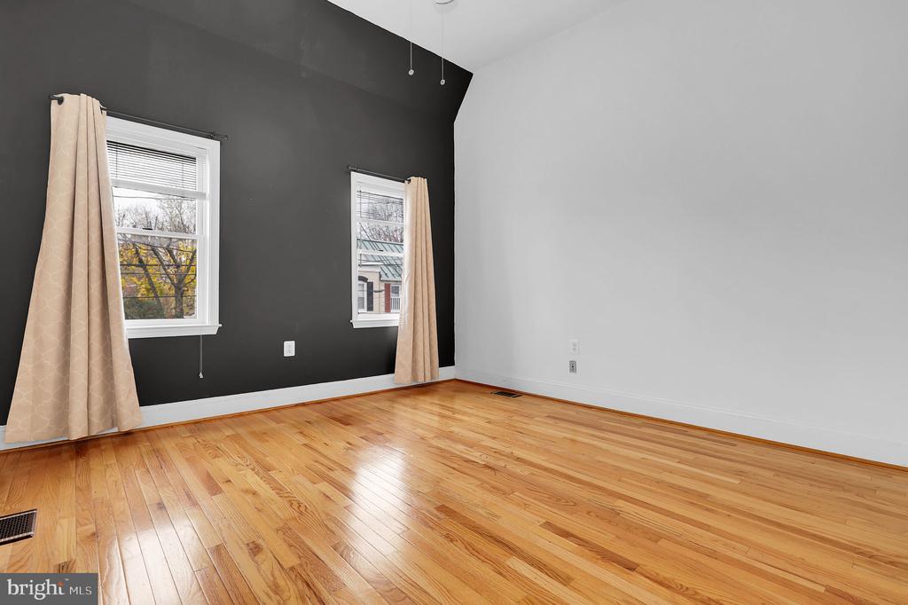 443 W South St