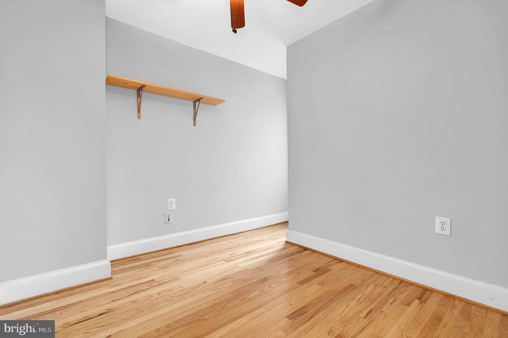 443 W South St