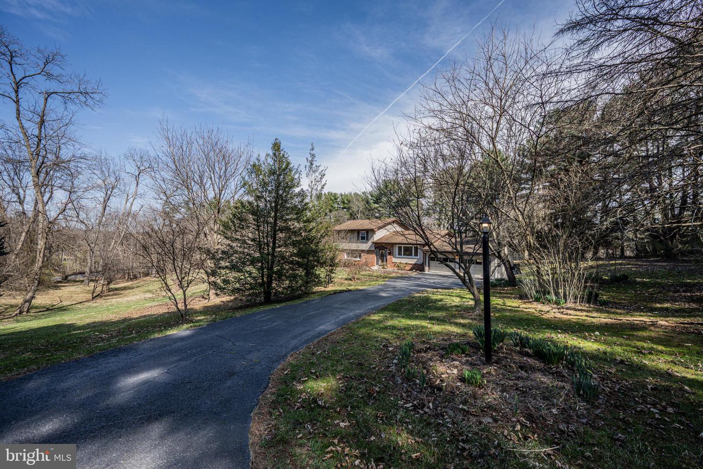 12402 Hill Ct