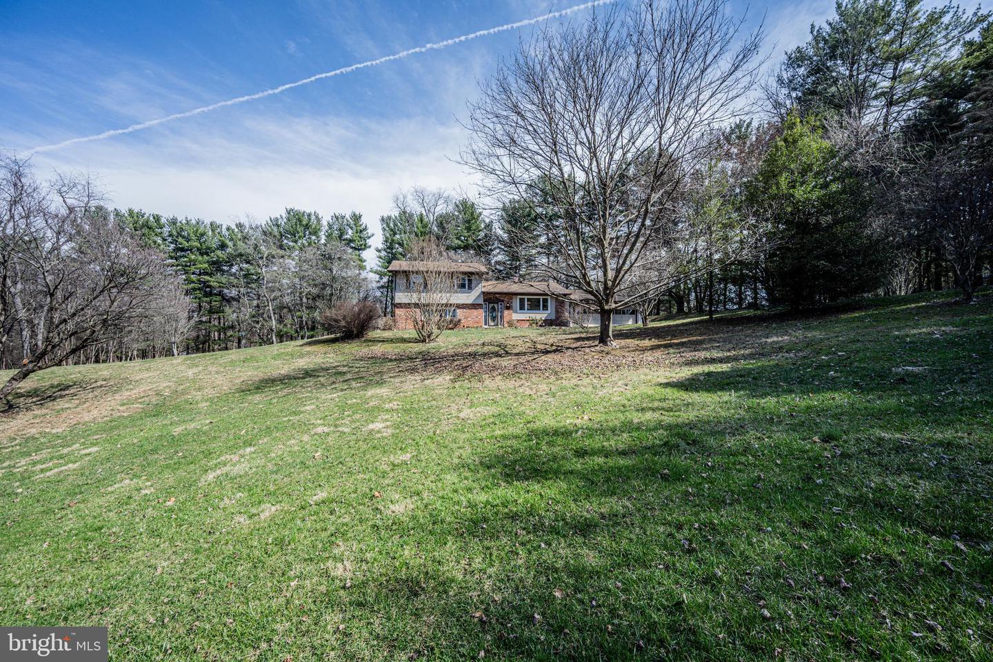 12402 Hill Ct
