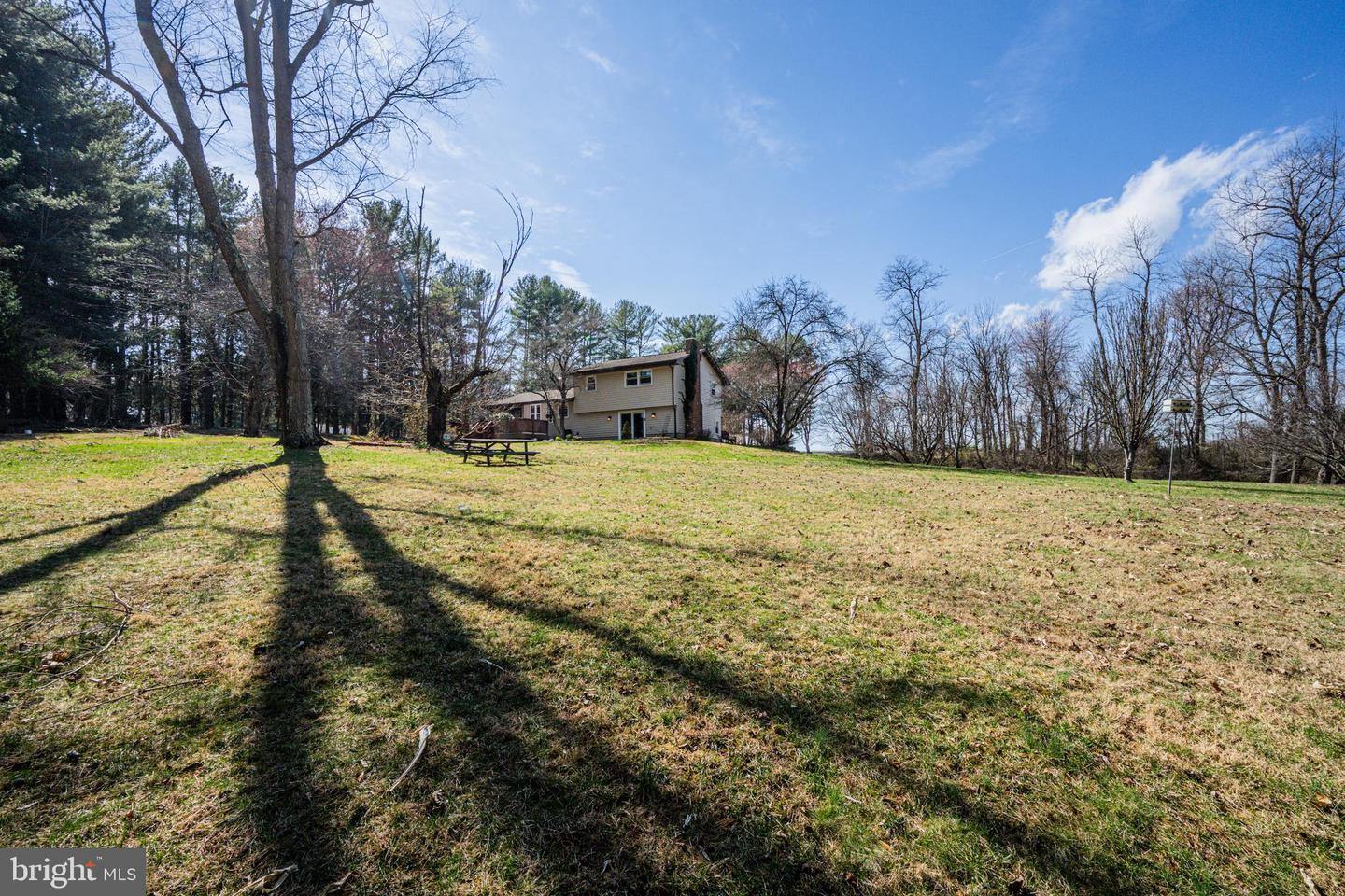 12402 Hill Ct