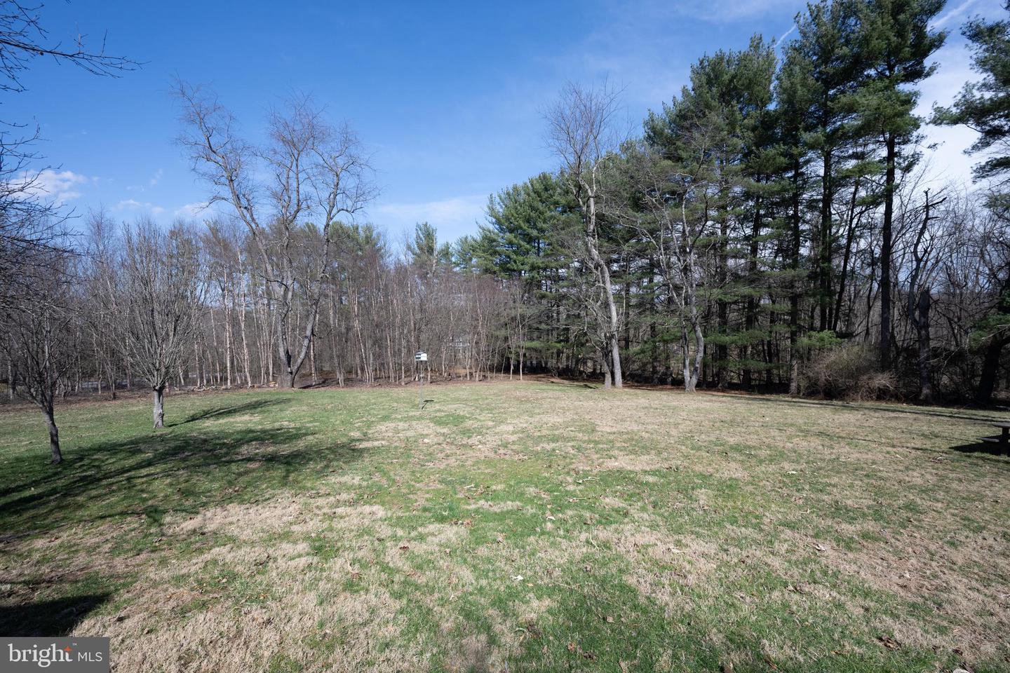 12402 Hill Ct