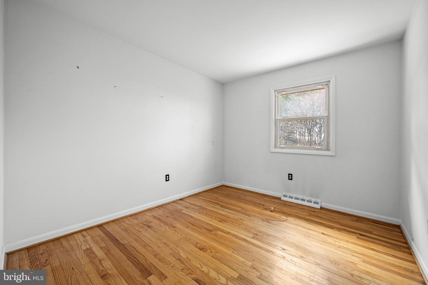 12402 Hill Ct
