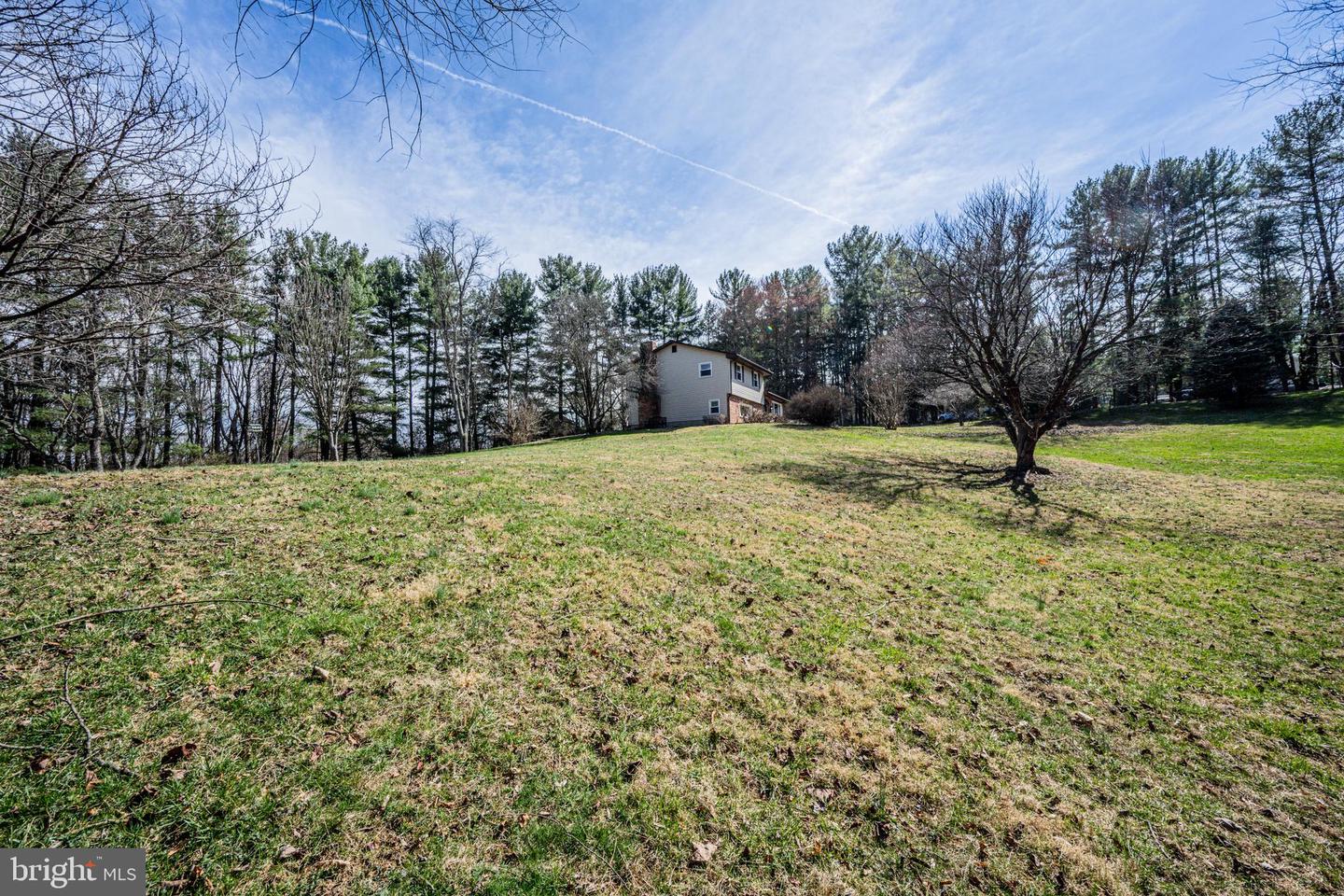 12402 Hill Ct