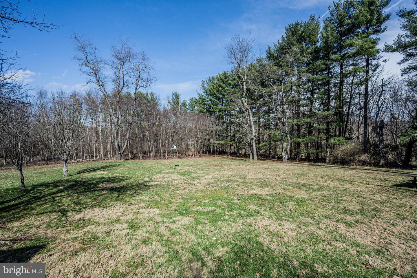 12402 Hill Ct