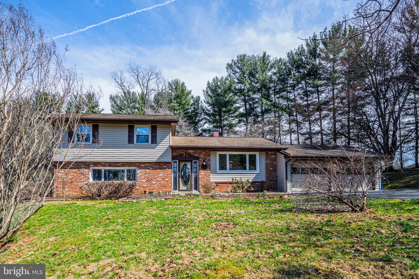 12402 Hill Ct
