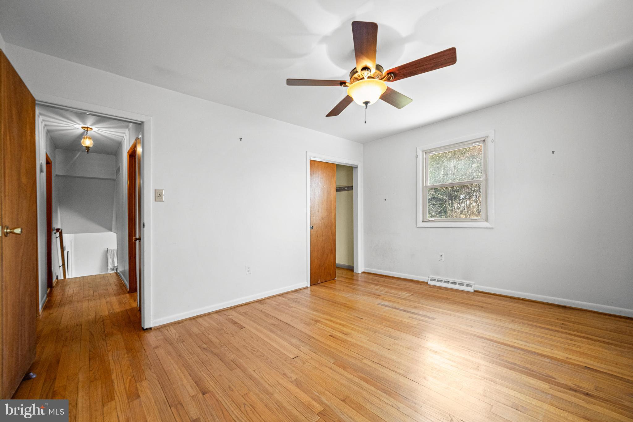 12402 Hill Ct