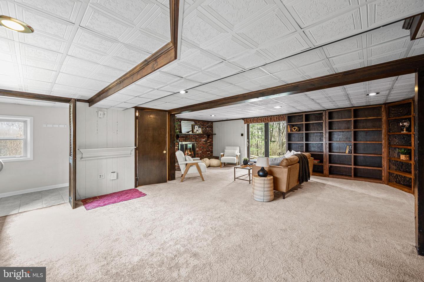 12402 Hill Ct