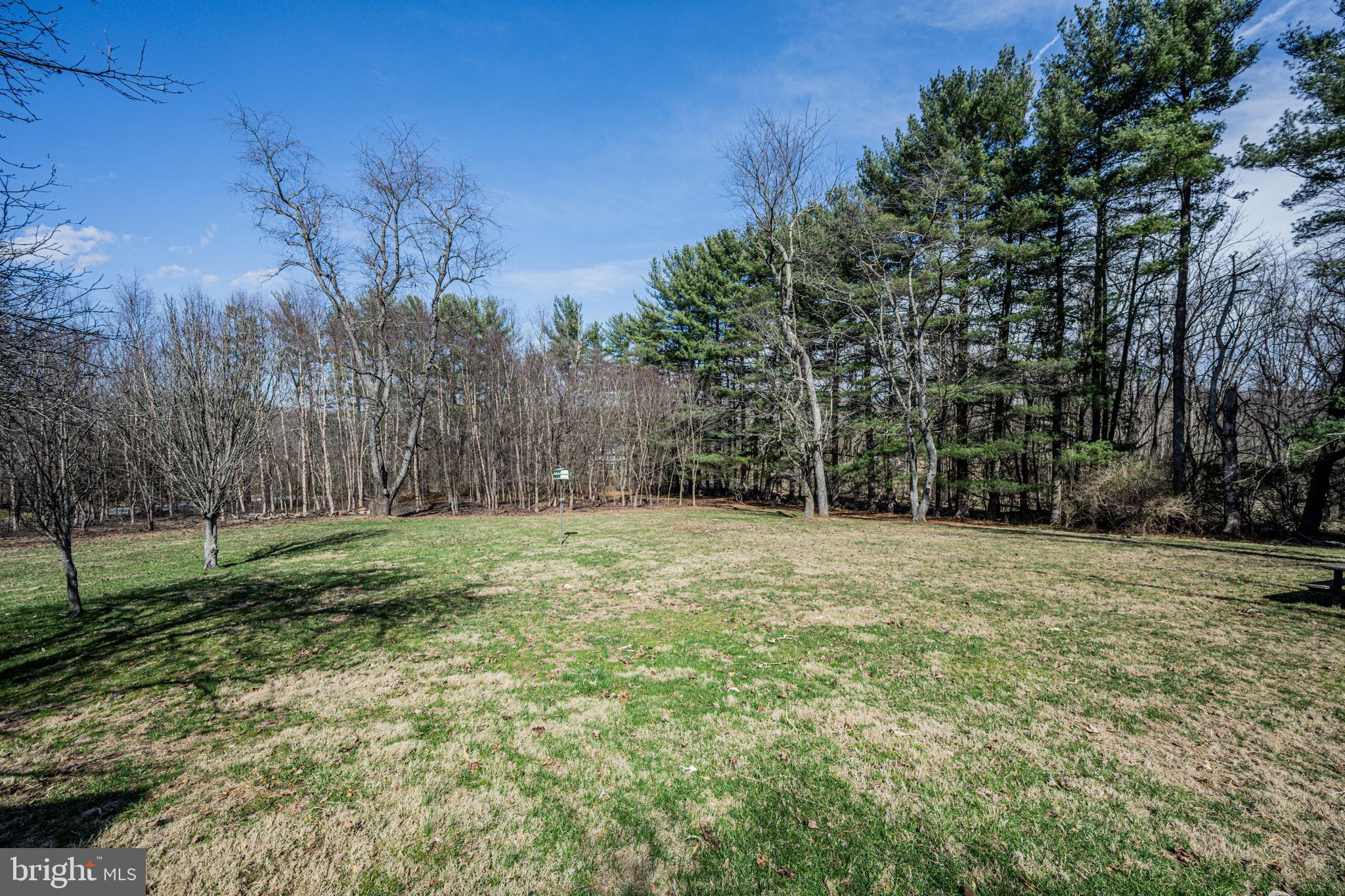 12402 Hill Ct