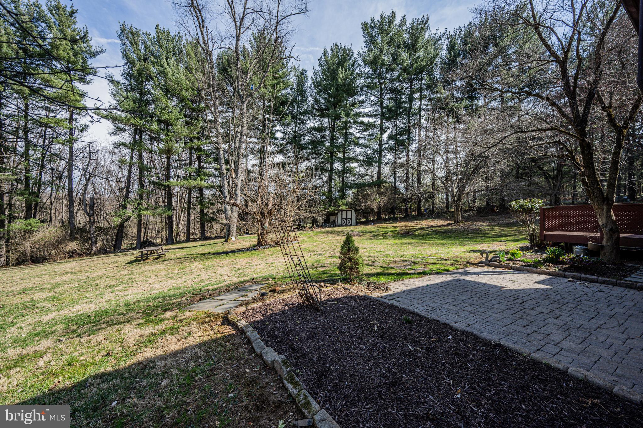 12402 Hill Ct