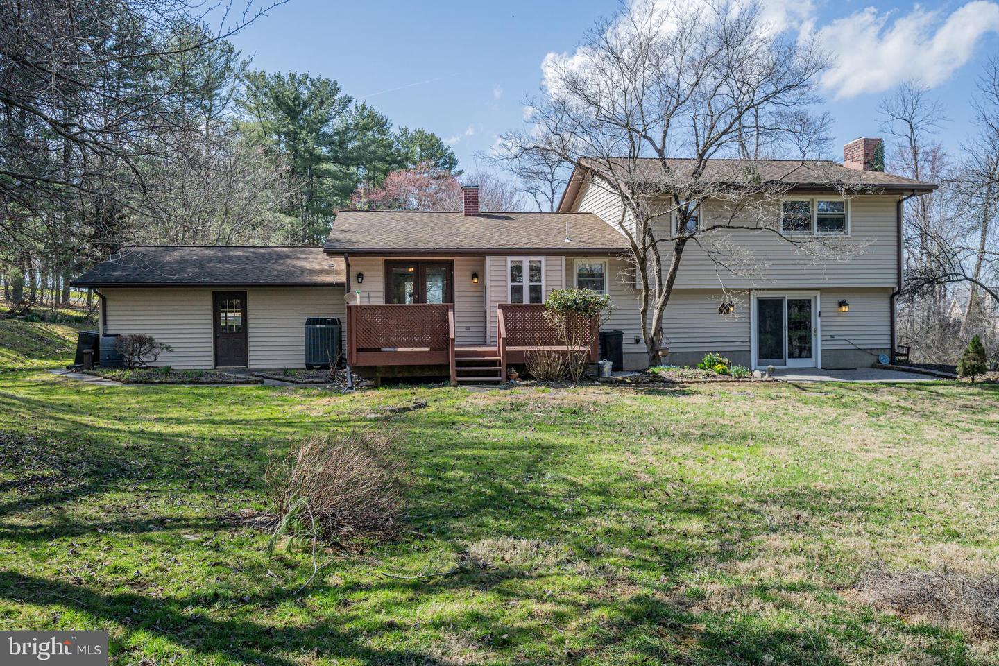 12402 Hill Ct