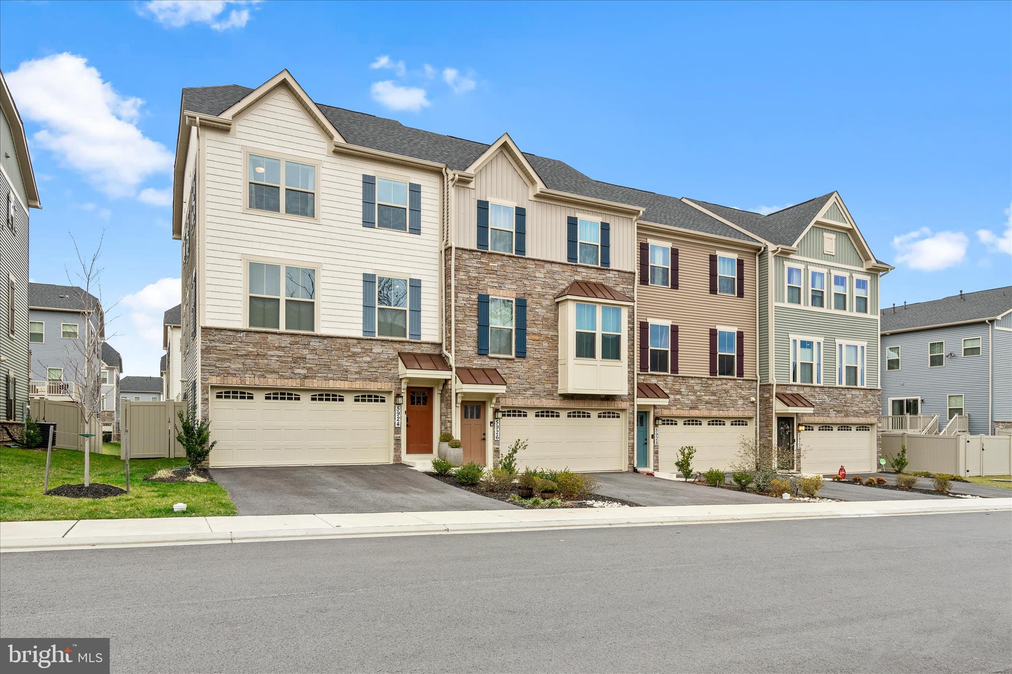 5924 PECKING STONE STREET