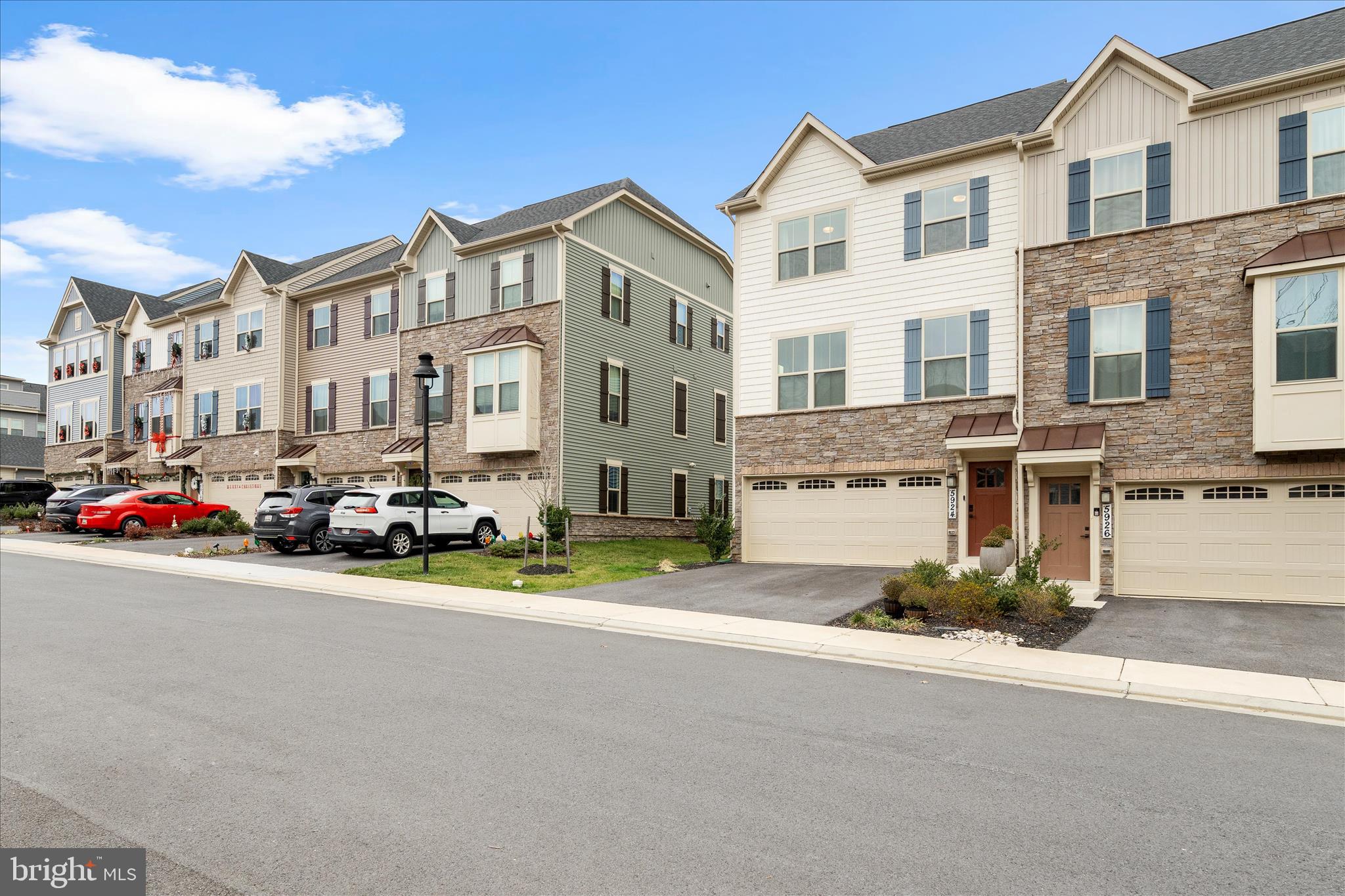 5924 PECKING STONE STREET