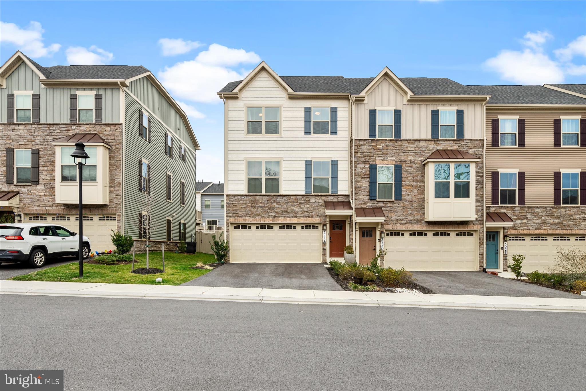 5924 PECKING STONE STREET