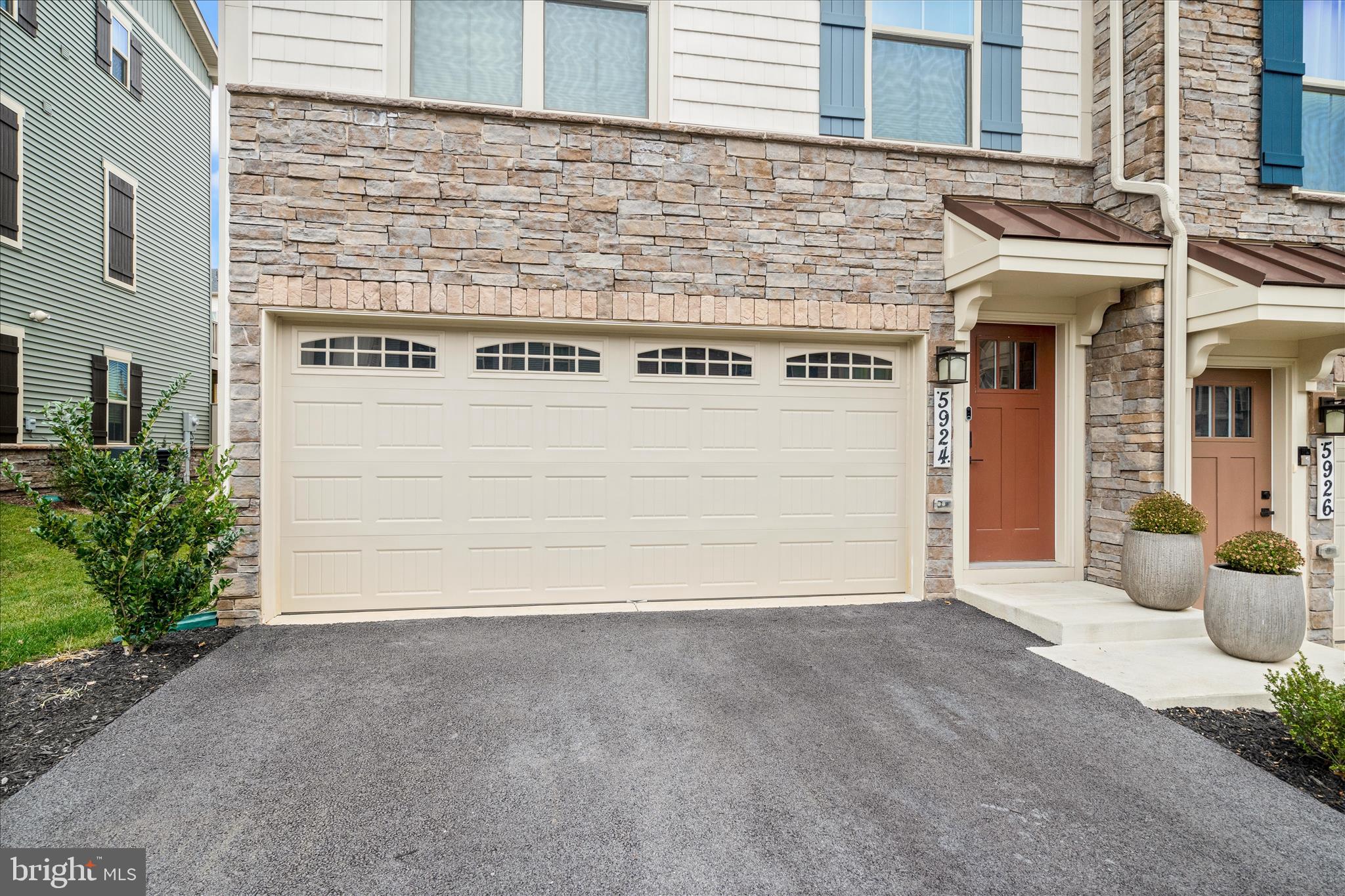 5924 PECKING STONE STREET