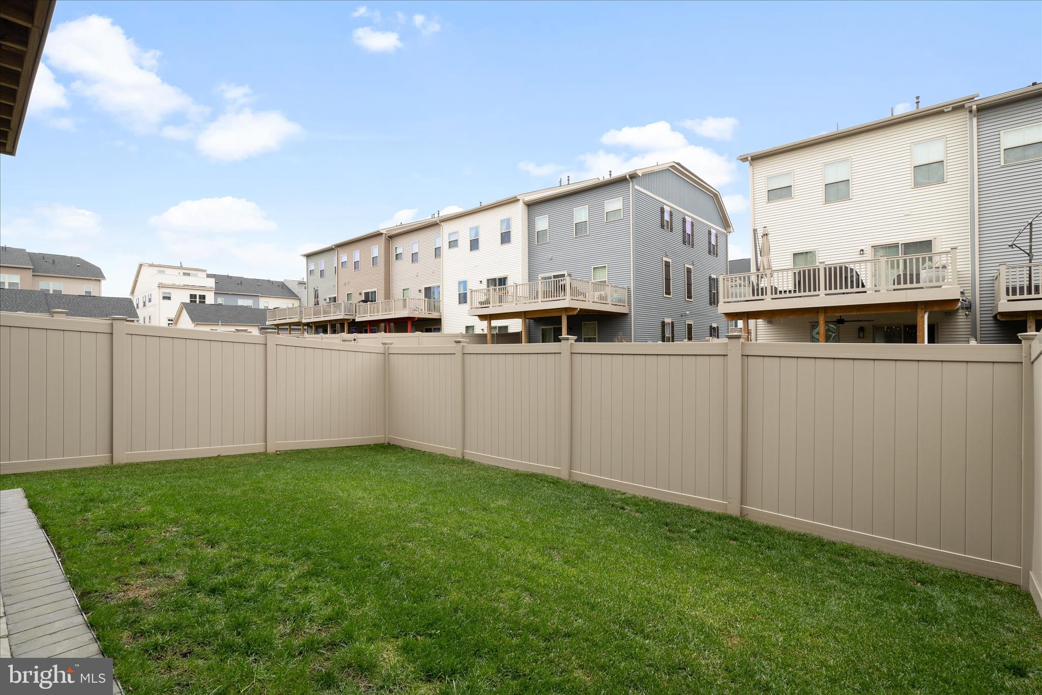 5924 PECKING STONE STREET