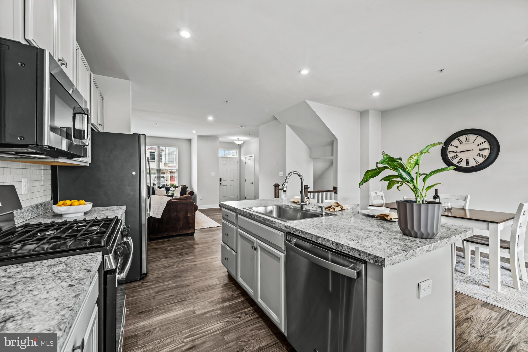 10702 LAMOKA LANE
