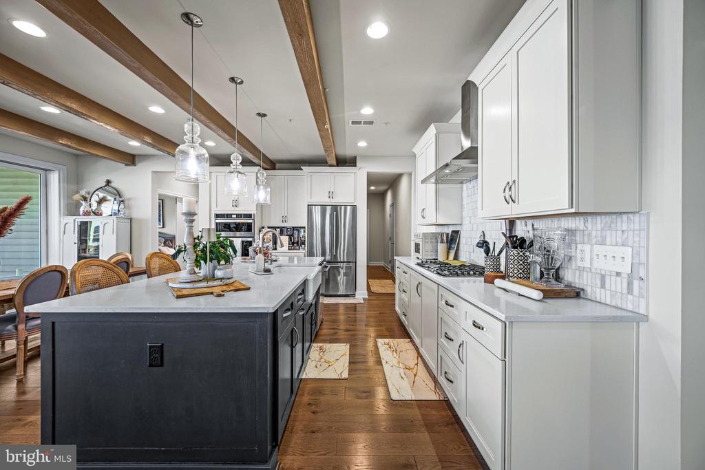 11058 EMERALD CROWN DRIVE