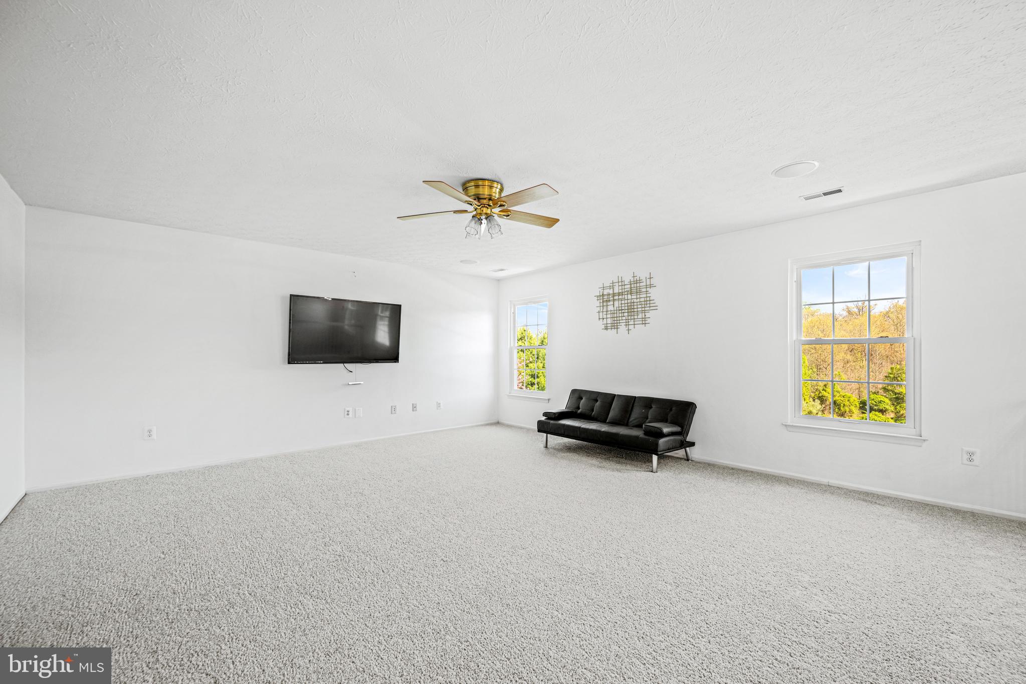 207 Holstein Ct