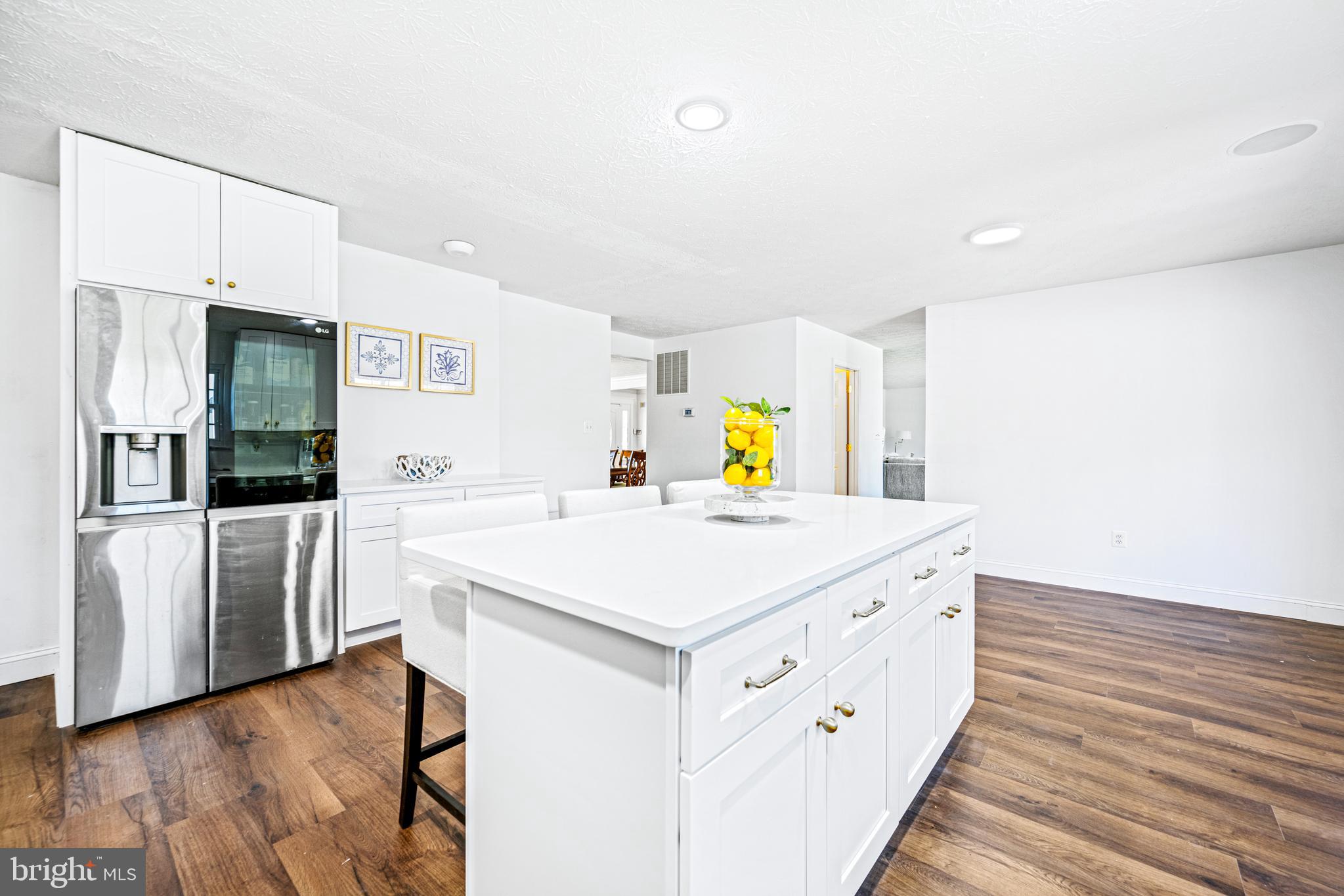 207 Holstein Ct