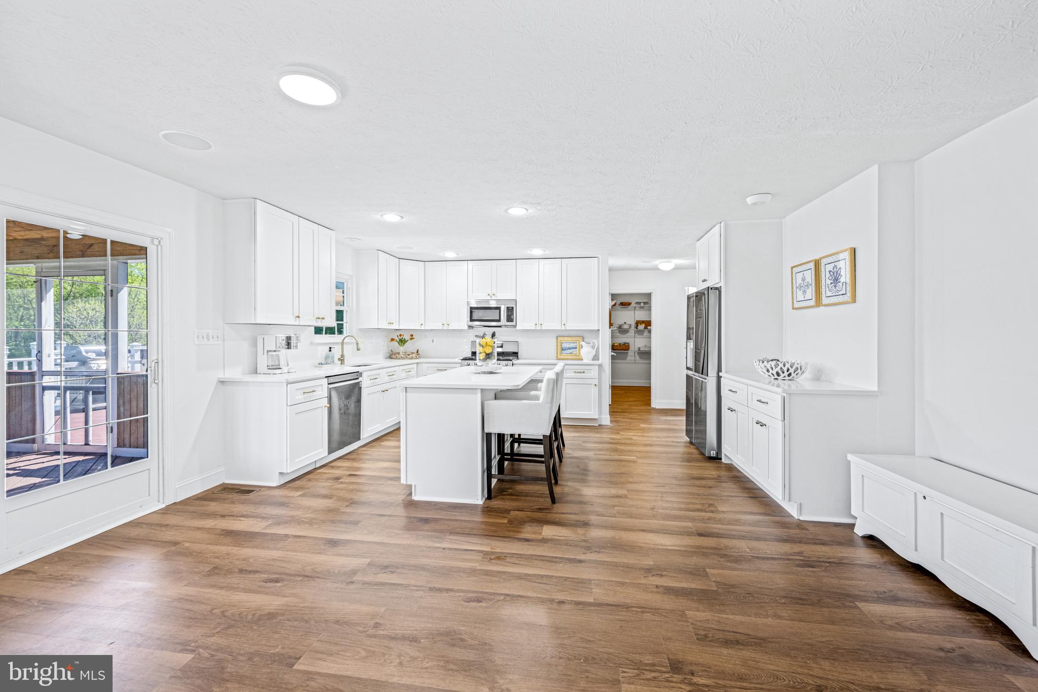 207 Holstein Ct