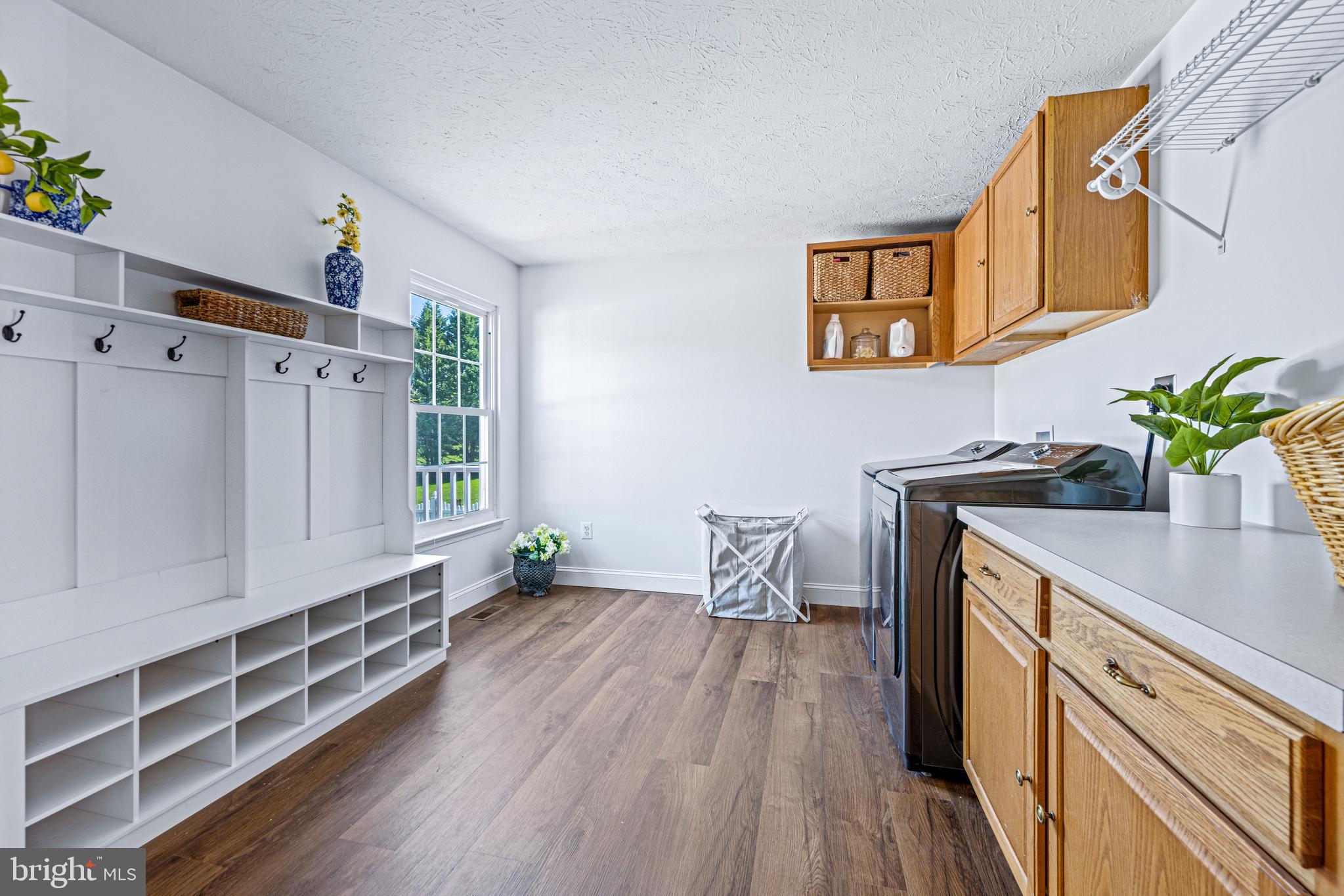 207 Holstein Ct