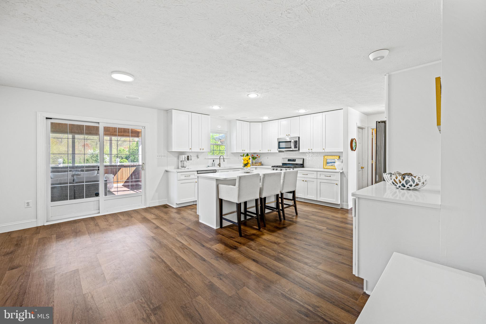 207 Holstein Ct