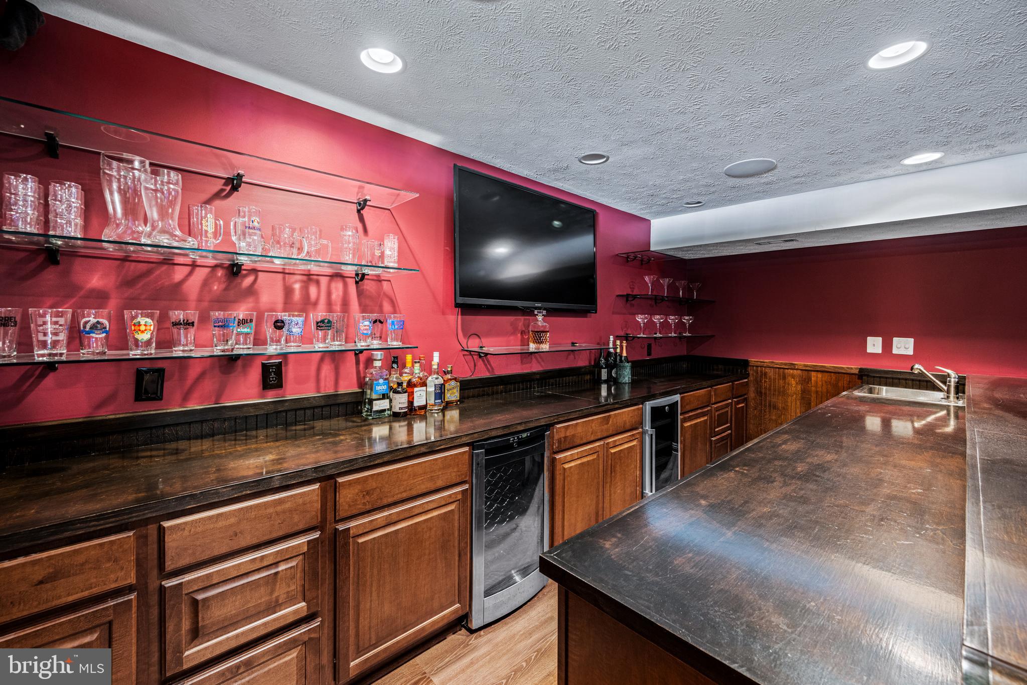 207 Holstein Ct