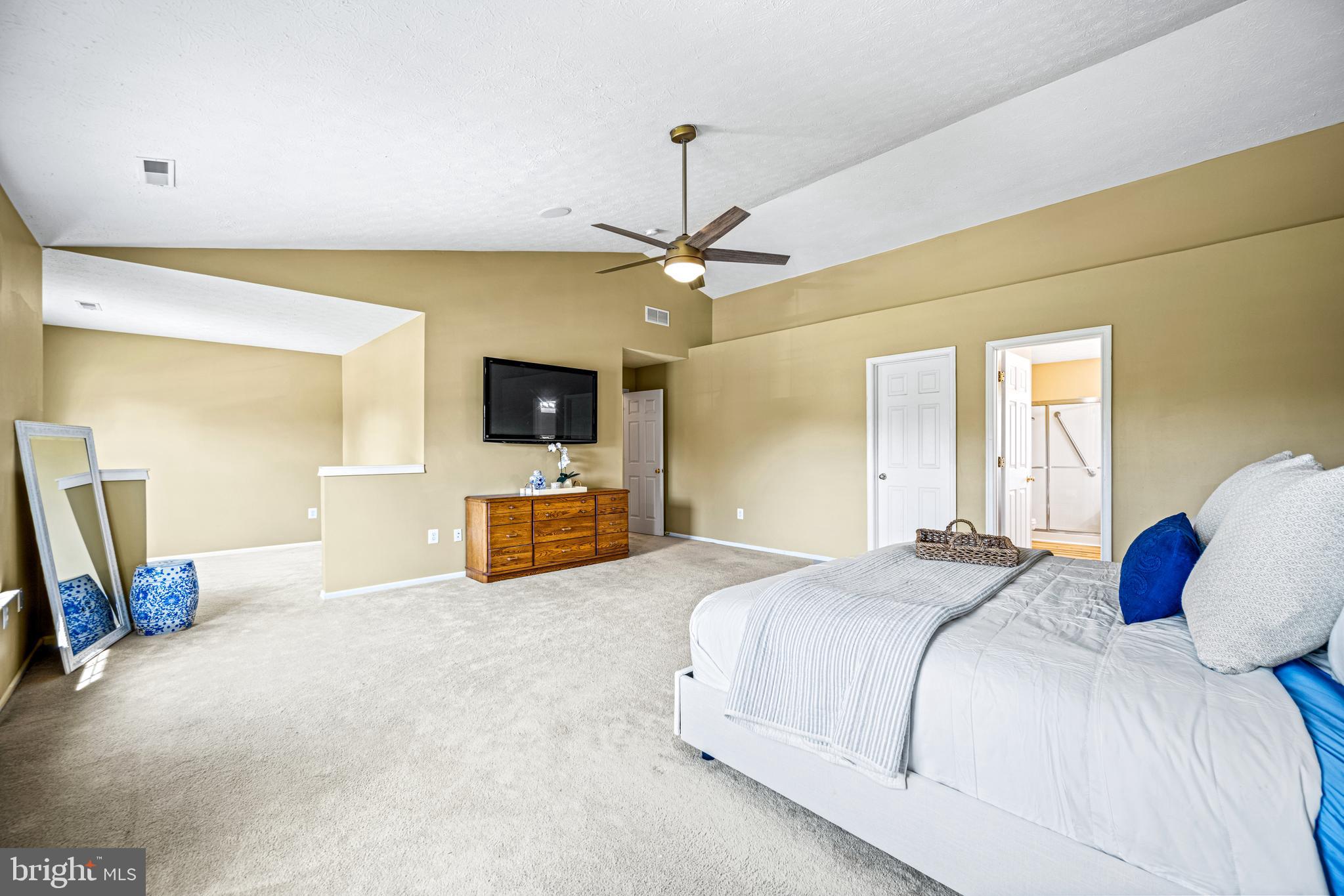 207 Holstein Ct