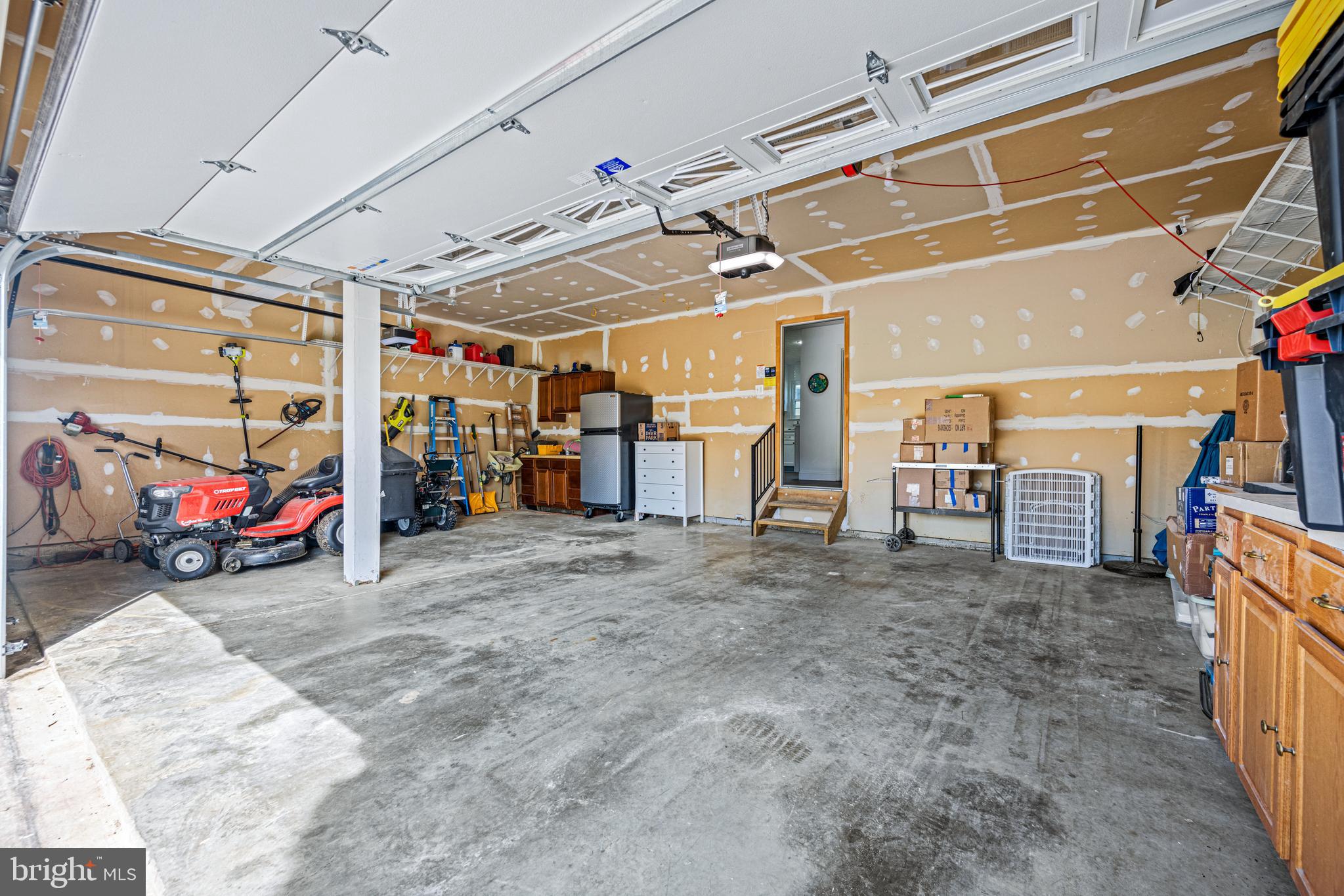 207 Holstein Ct