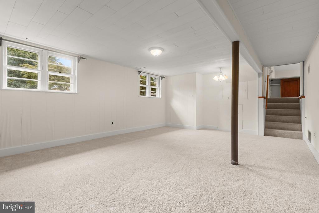 2402 BEVERLY DRIVE