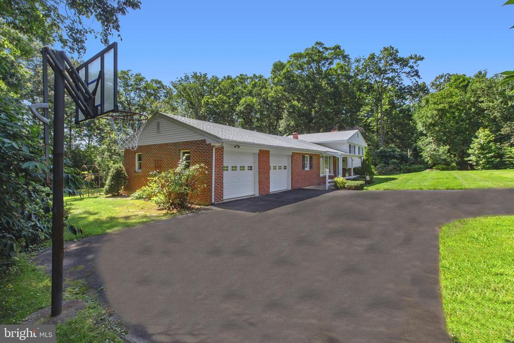 2402 BEVERLY DRIVE