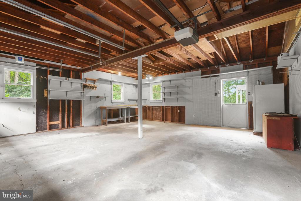 2402 BEVERLY DRIVE