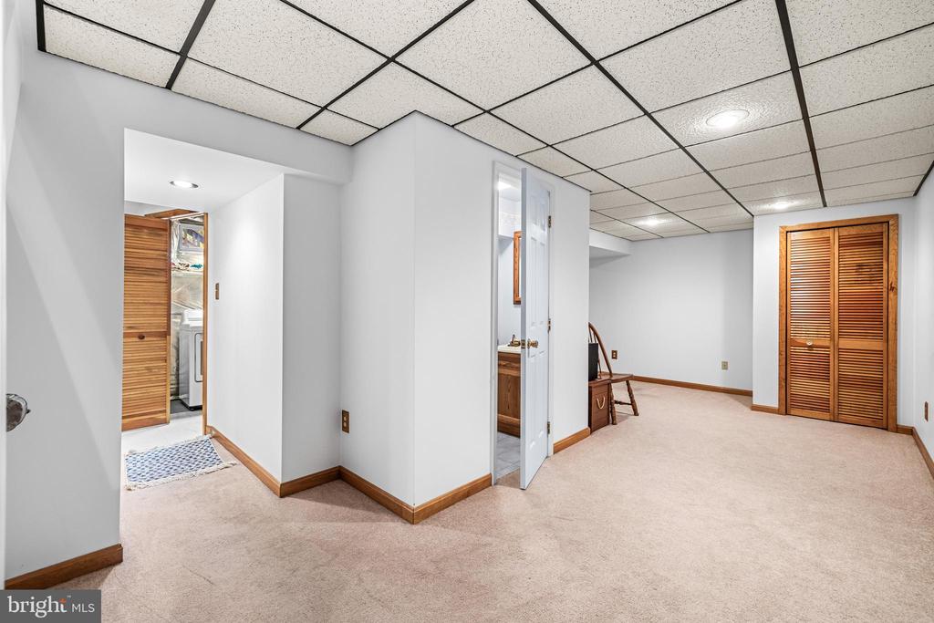 900 HAMBURG DRIVE