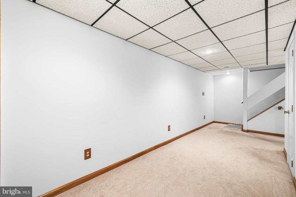 900 HAMBURG DRIVE