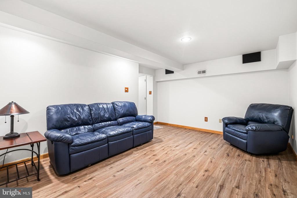900 HAMBURG DRIVE
