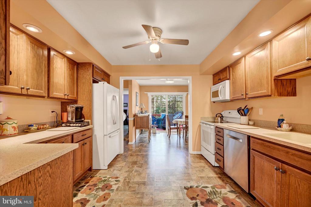 3213 GREEN ROAD