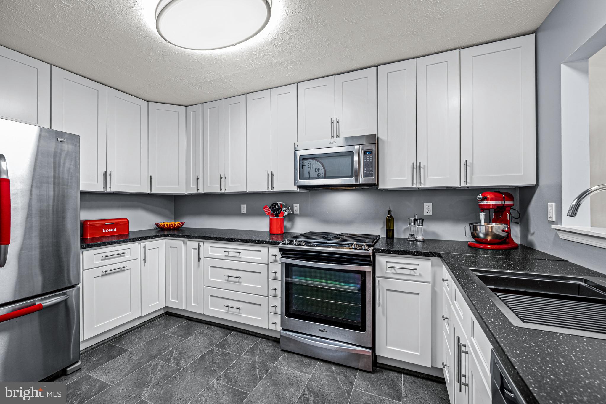 8916 Mallard Ct