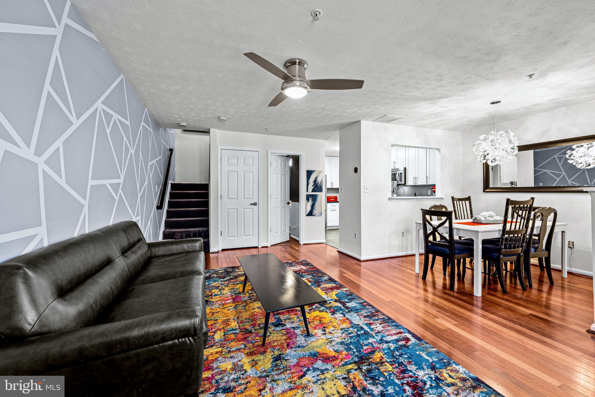 8916 Mallard Ct