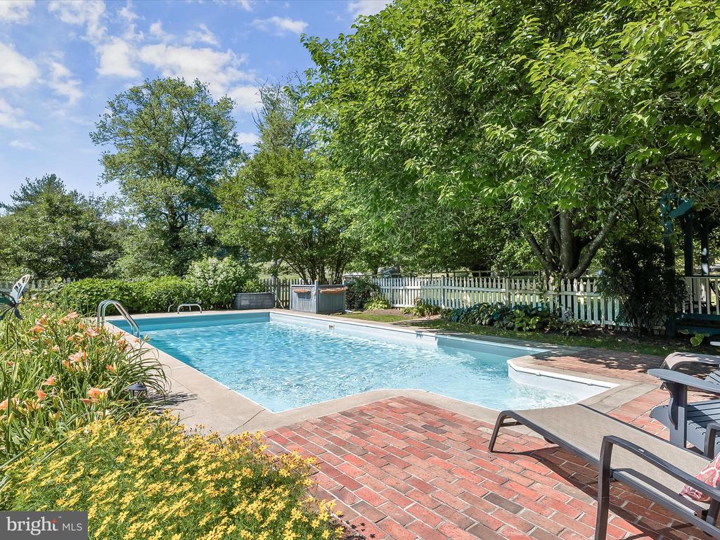 691 River Rd