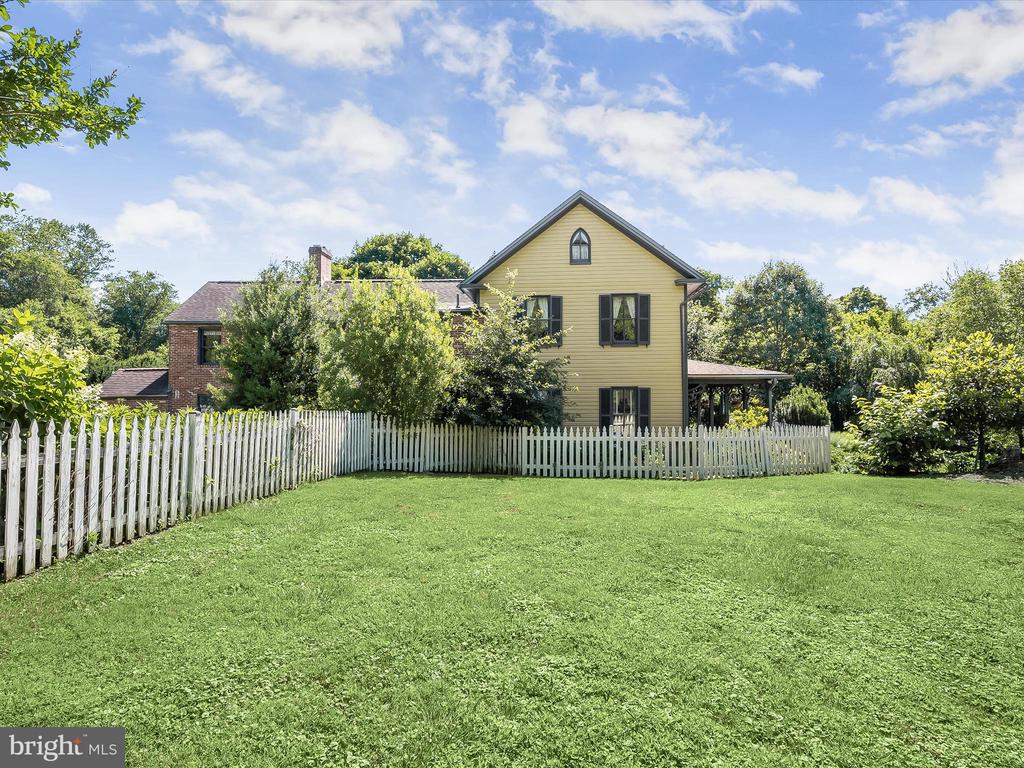 691 River Rd