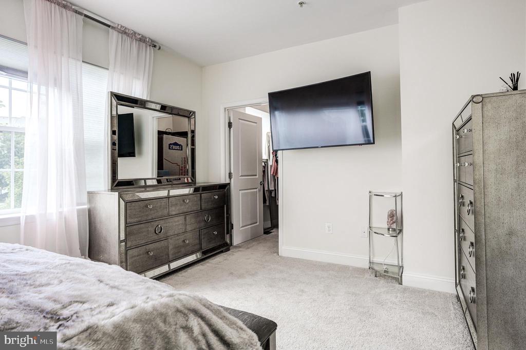 5925-1 Logans Way #19