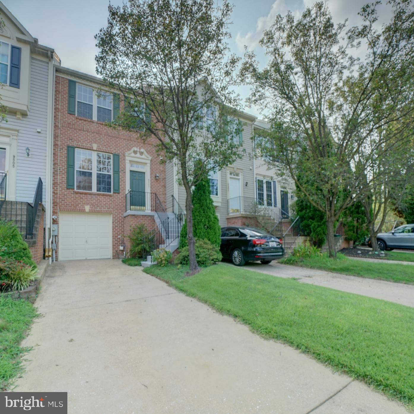 9507 Durness Ln W