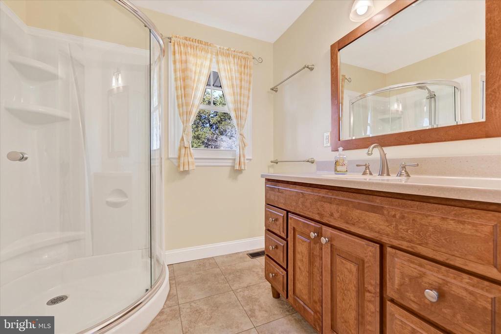 2524 Jennings Chapel Rd