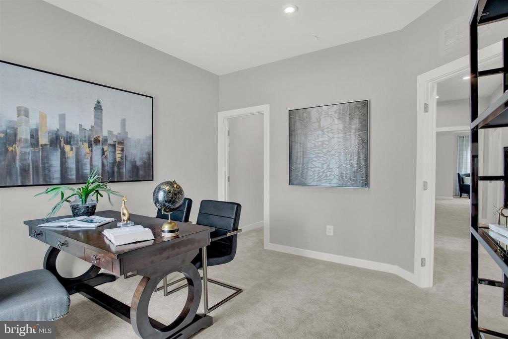 2570-B Verona Pl