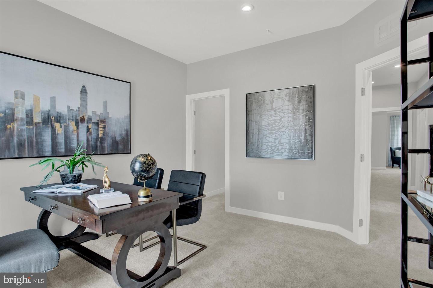2570-B Verona Pl