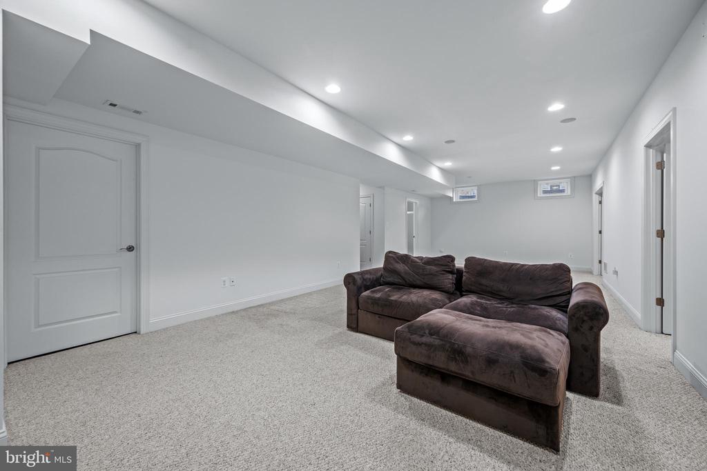 8114 KYLEMORE WAY