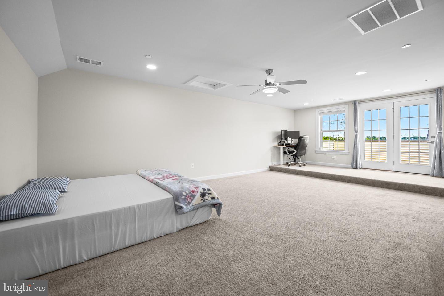3923 Cooks Ln